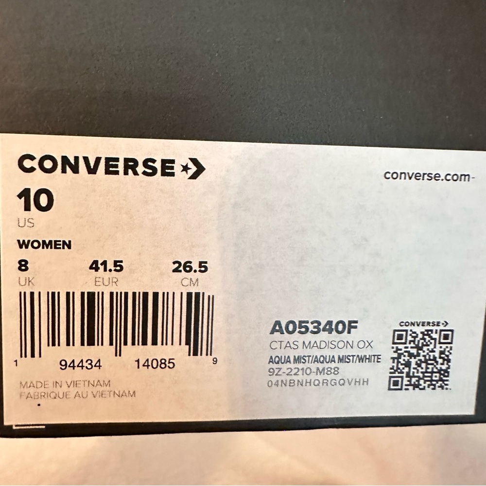 Women’s Converse Sneakers - Picture 8 of 8
